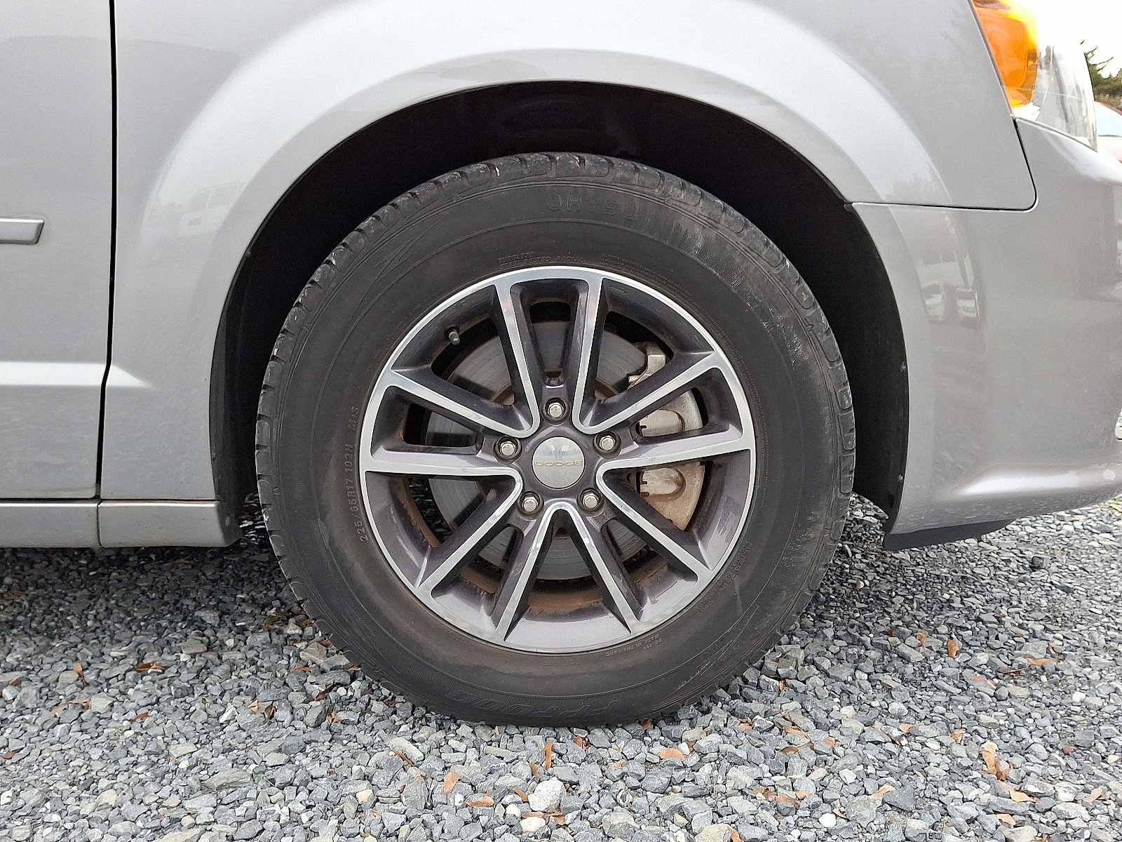 Used 2017 Dodge Grand Caravan SXT image 9