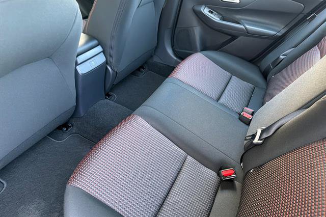 New 2027 Nissan Sentra SR w/ Floor Mat Package FWD image 13