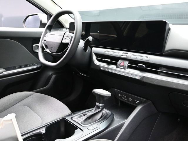 Used 2025 Kia K4 LXS image 13
