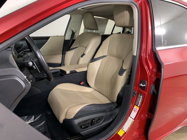 Used 2019 Lexus ES 300h image 33