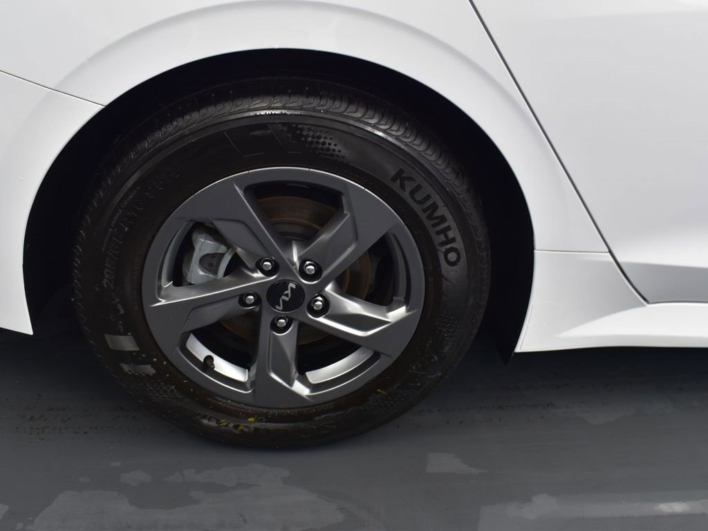 Used 2023 Kia K5 LXS image 5