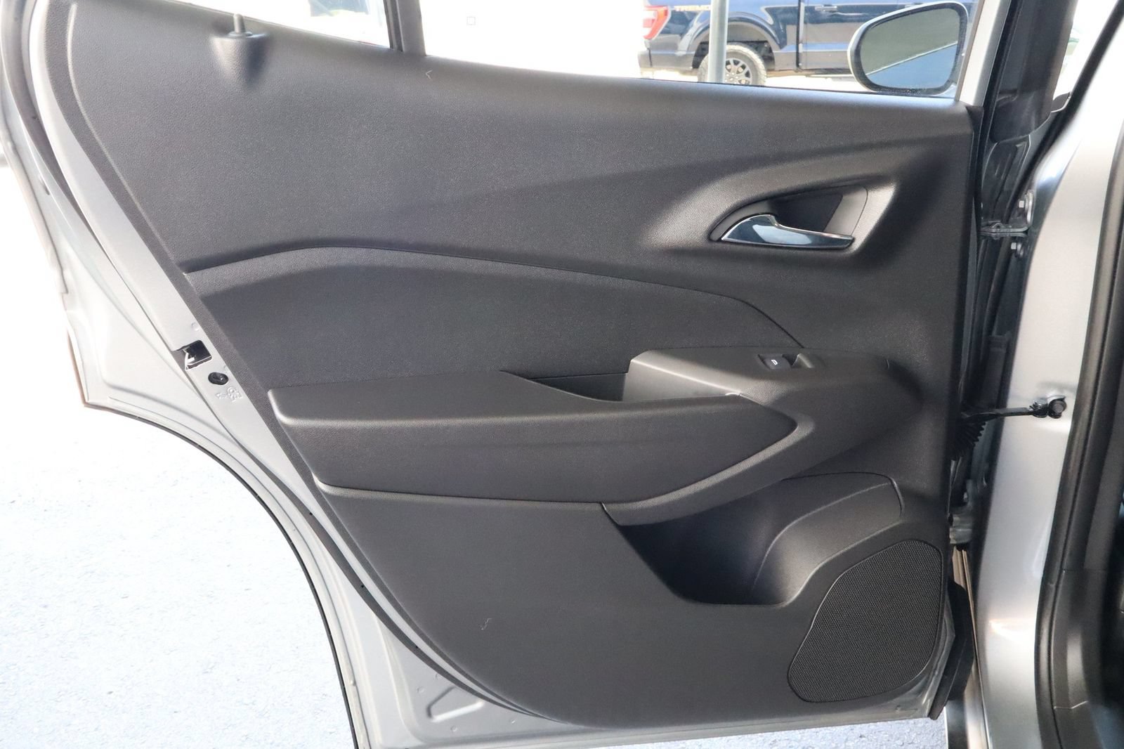 Used 2024 Chevrolet Trax LS FWD image 37