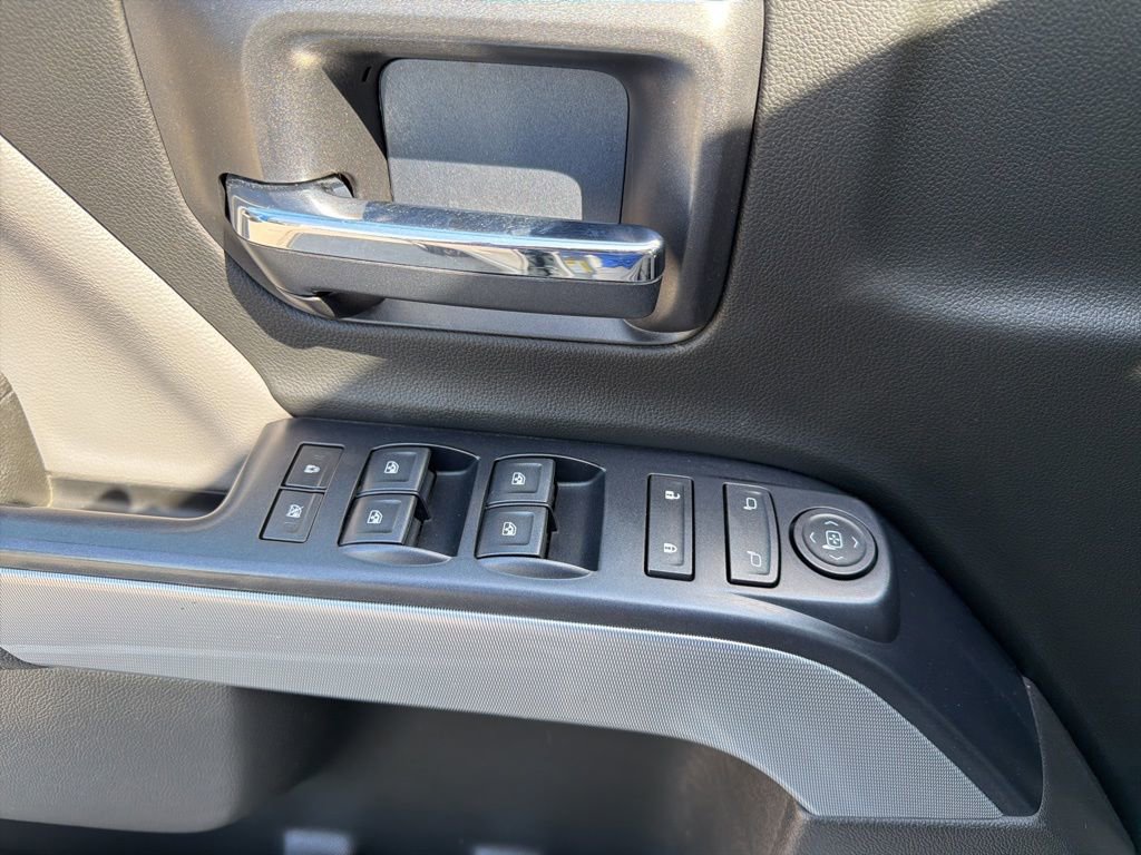 Used 2018 Chevrolet Silverado 1500 LT w/ All Star Edition image 28