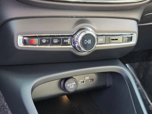 New 2026 Volvo XC40 B5 Ultra w/ Protection Package Premier AWD/4WD image 20