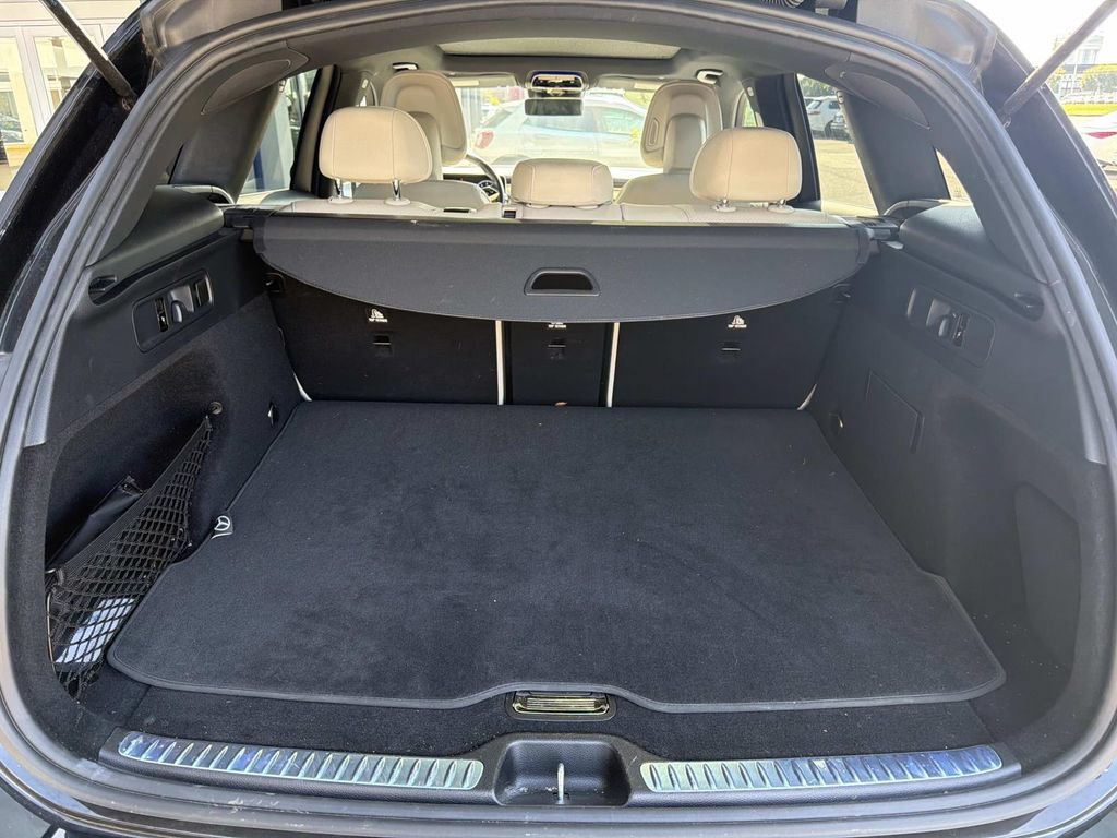 Used 2024 Mercedes-Benz GLC 300 4MATIC image 8