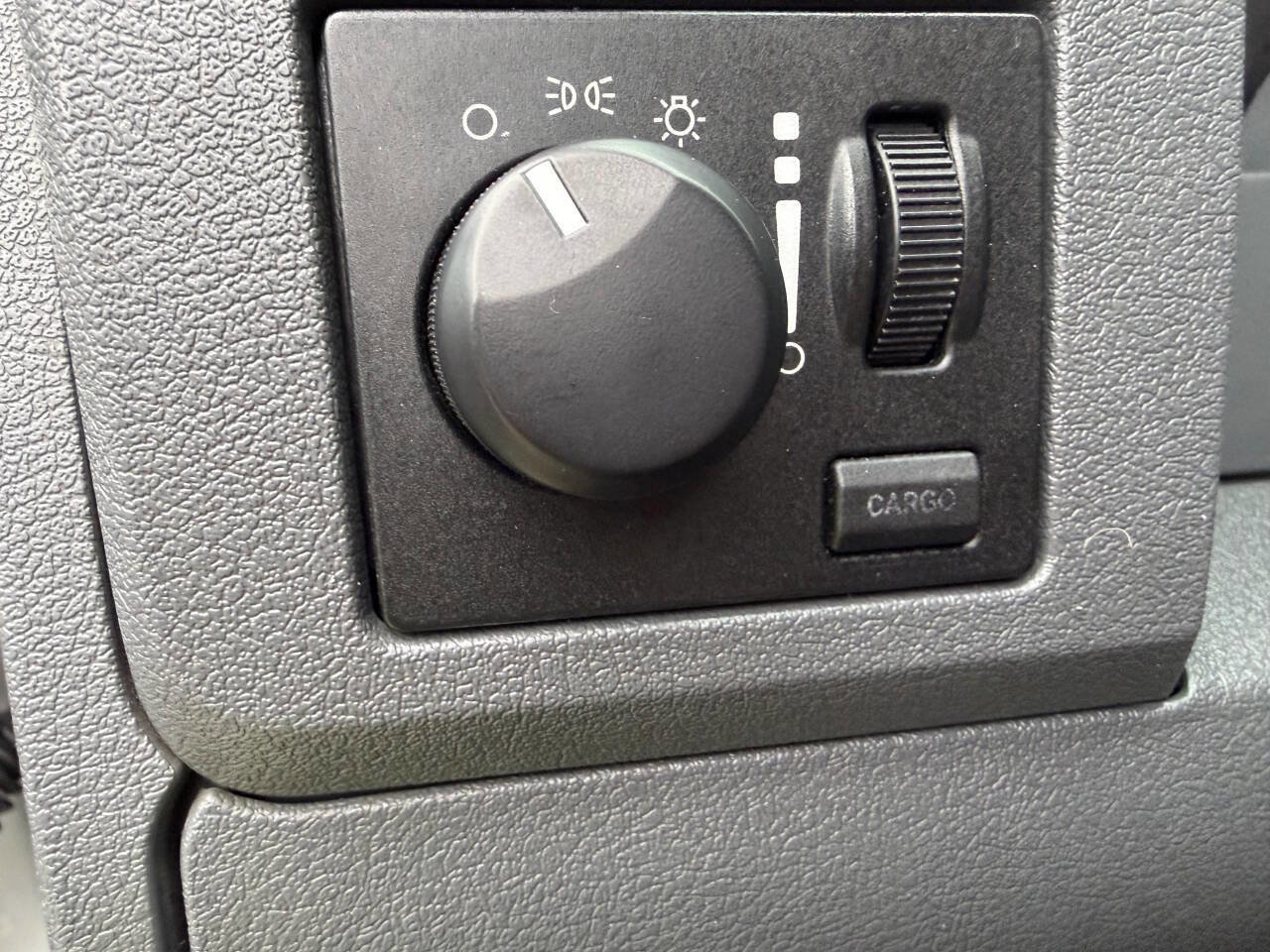 Used 2009 Dodge Ram 2500 Truck SXT image 24