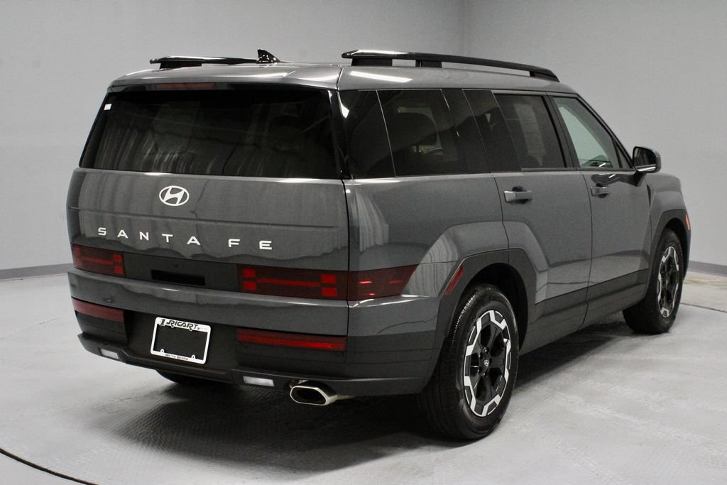 Used 2025 Hyundai Santa Fe SEL FWD image 11