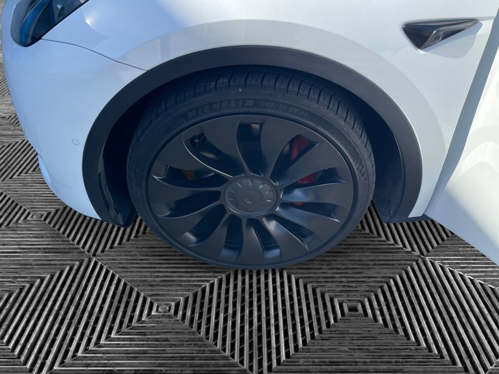 Used 2022 Tesla Model Y Performance image 14