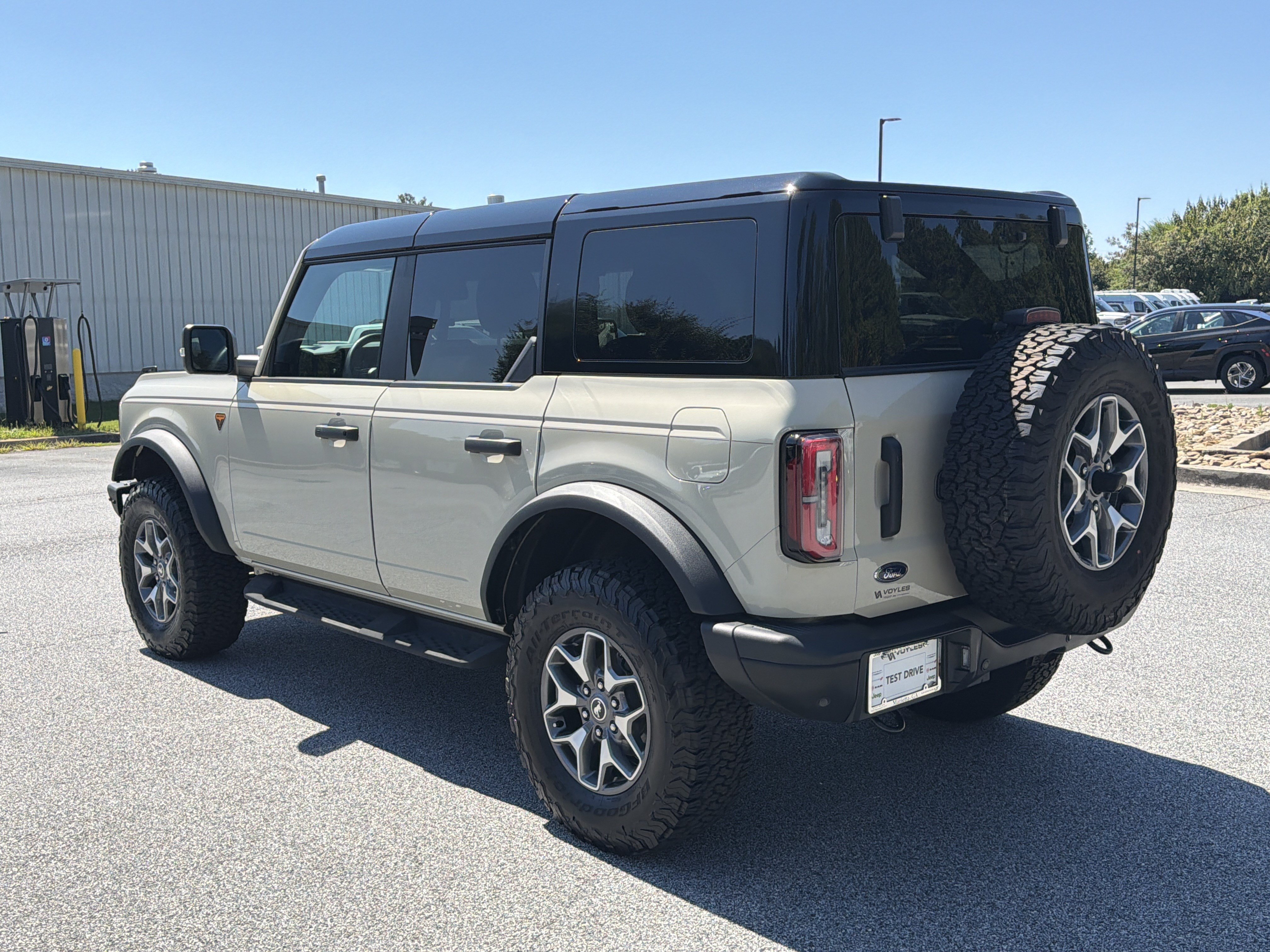 Used 2025 Ford Bronco Badlands AWD/4WD image 6