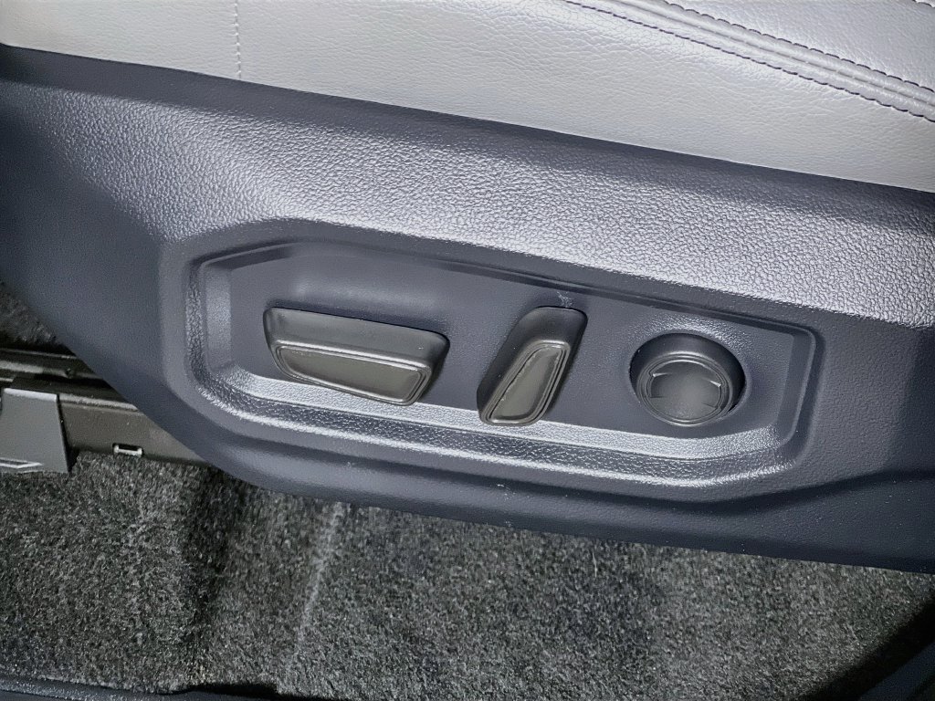 Used 2026 Toyota Tundra SR5 w/ SR5 Premium Package RWD image 12
