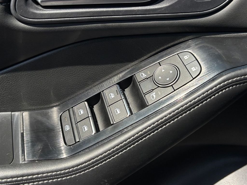 Used 2023 Nissan Rogue SL AWD/4WD image 13