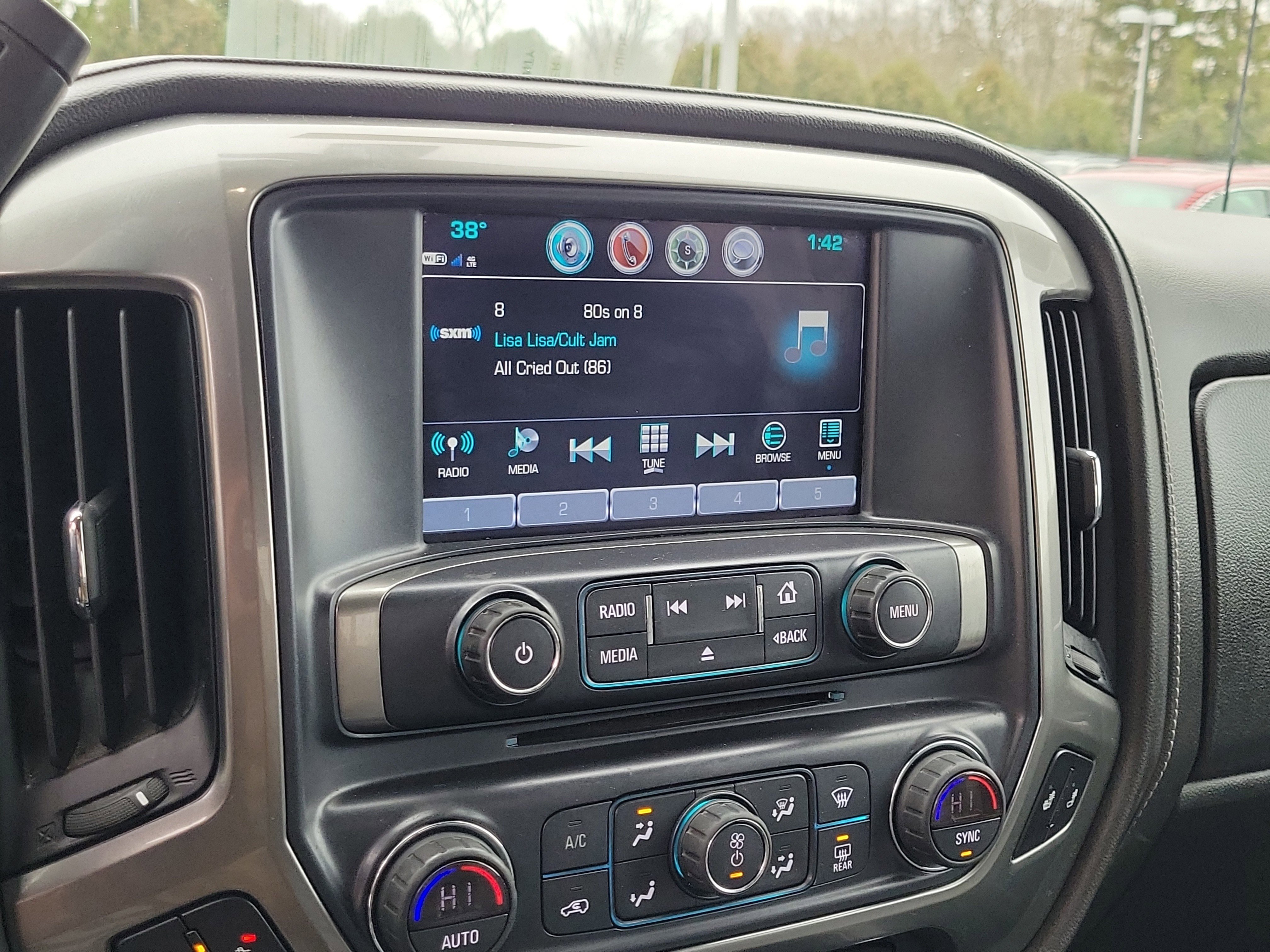 Used 2018 Chevrolet Silverado 1500 LTZ Z71 image 26