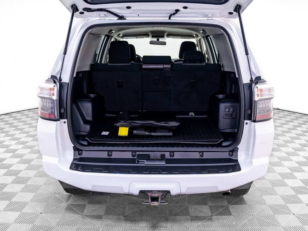 Used 2019 Toyota 4Runner SR5 AWD/4WD image 31