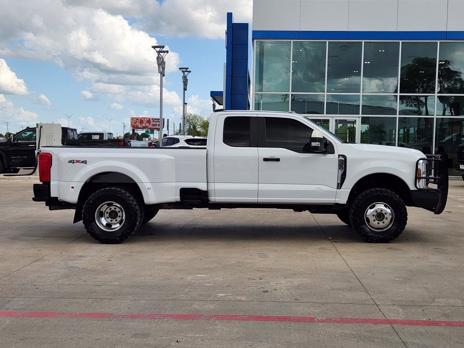 Used 2024 Ford F350 XL image 7