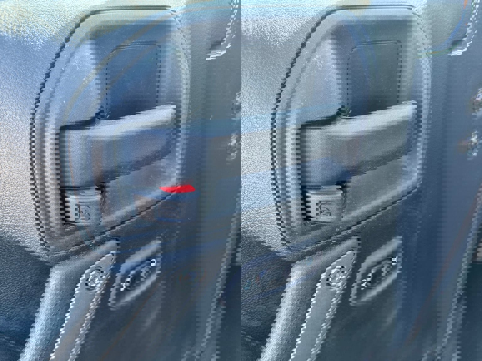 Used 2018 Jeep Wrangler Sport image 11