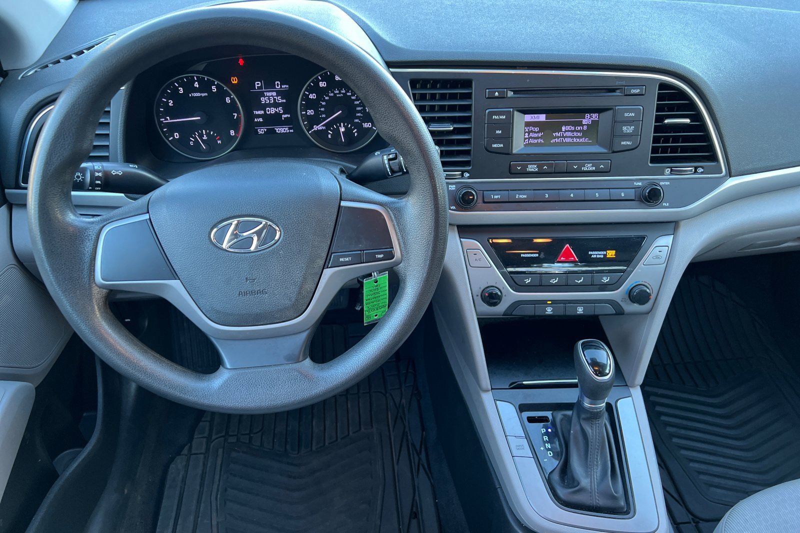 Used 2017 Hyundai Elantra SE image 18