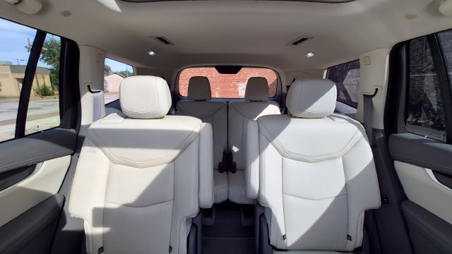 Used 2020 Cadillac XT6 Premium Luxury FWD image 17