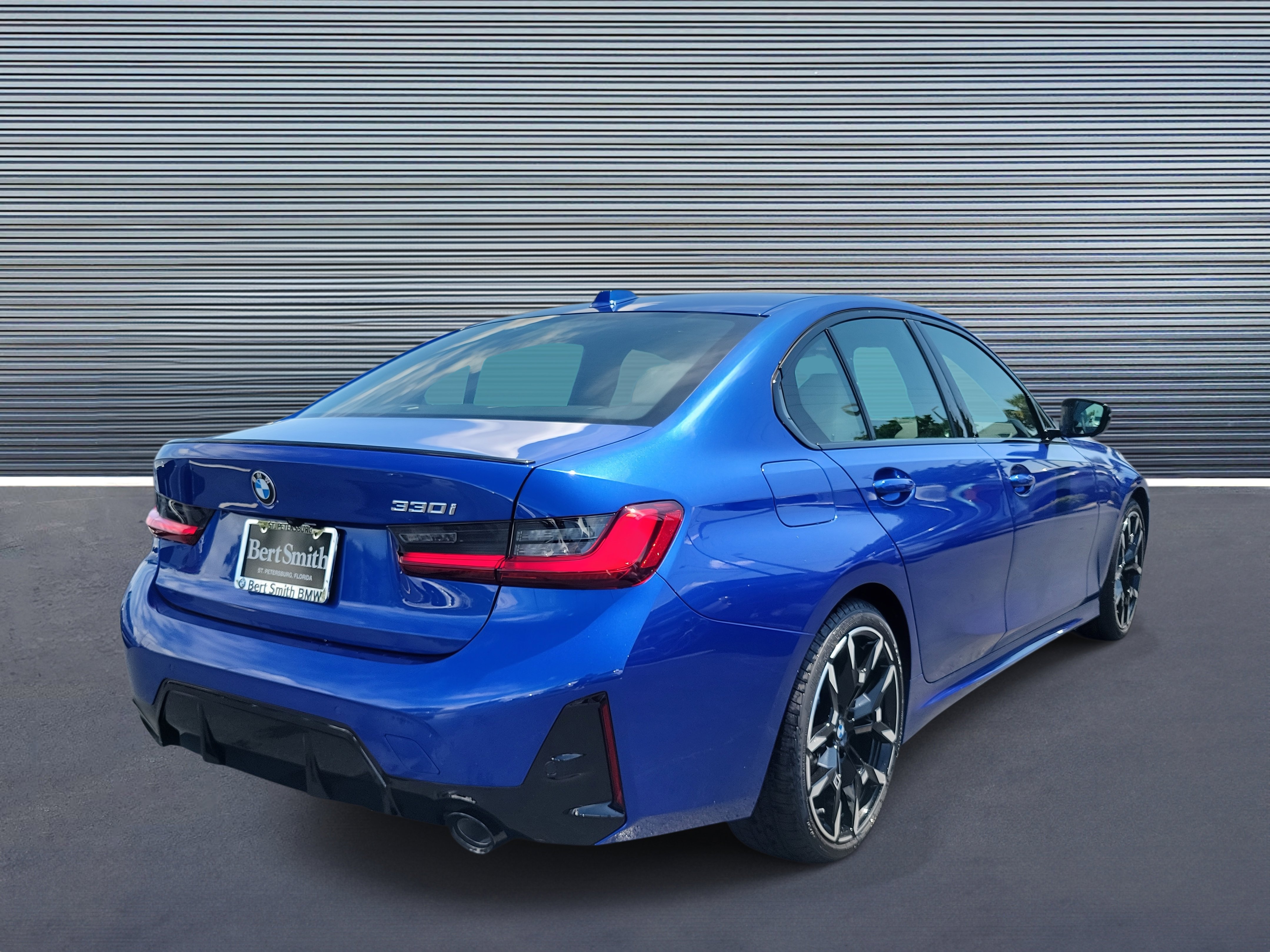 New 2025 BMW 330i Sedan w/ M Sport Package image 3