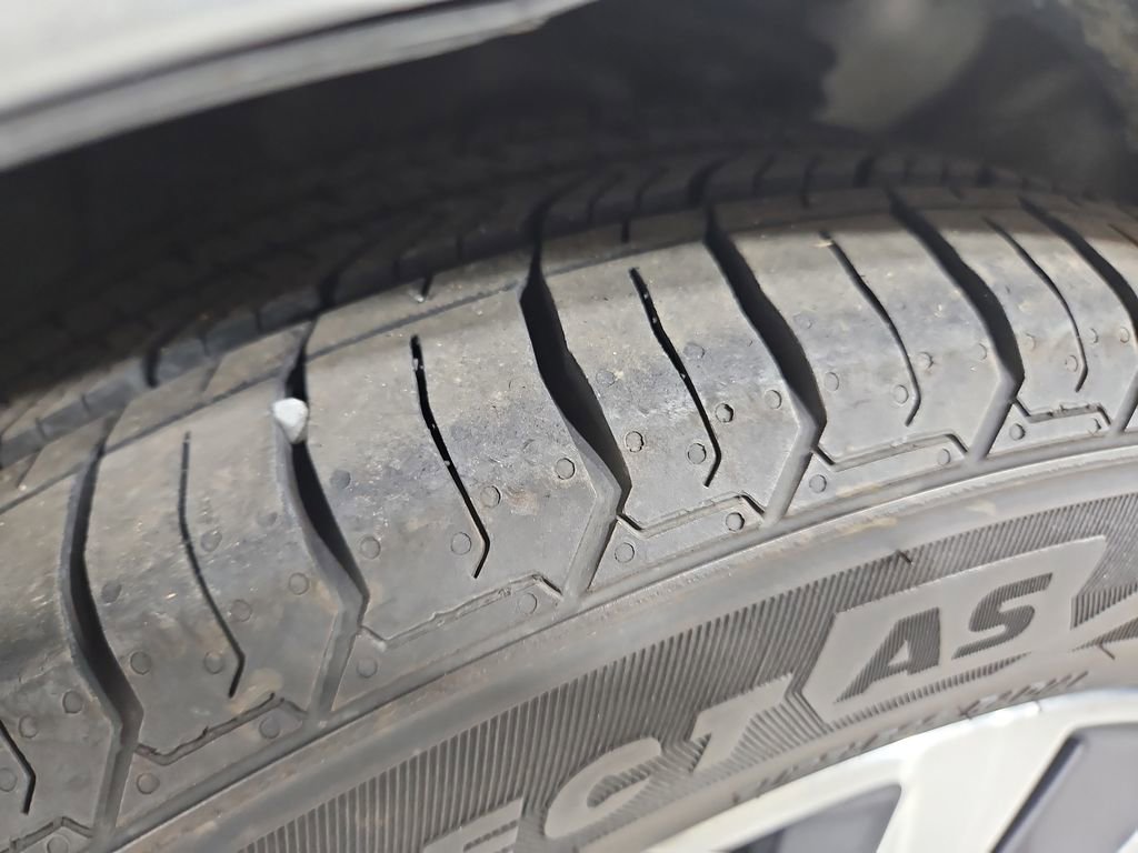 Certified 2020 Nissan Versa SV image 28