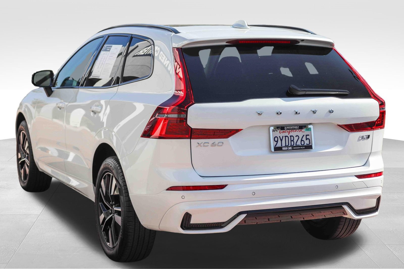 Certified 2026 Volvo XC60 B5 Core AWD/4WD image 5