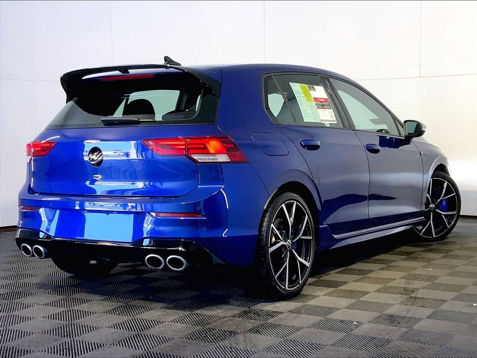 Used 2023 Volkswagen Golf R AWD/4WD image 7