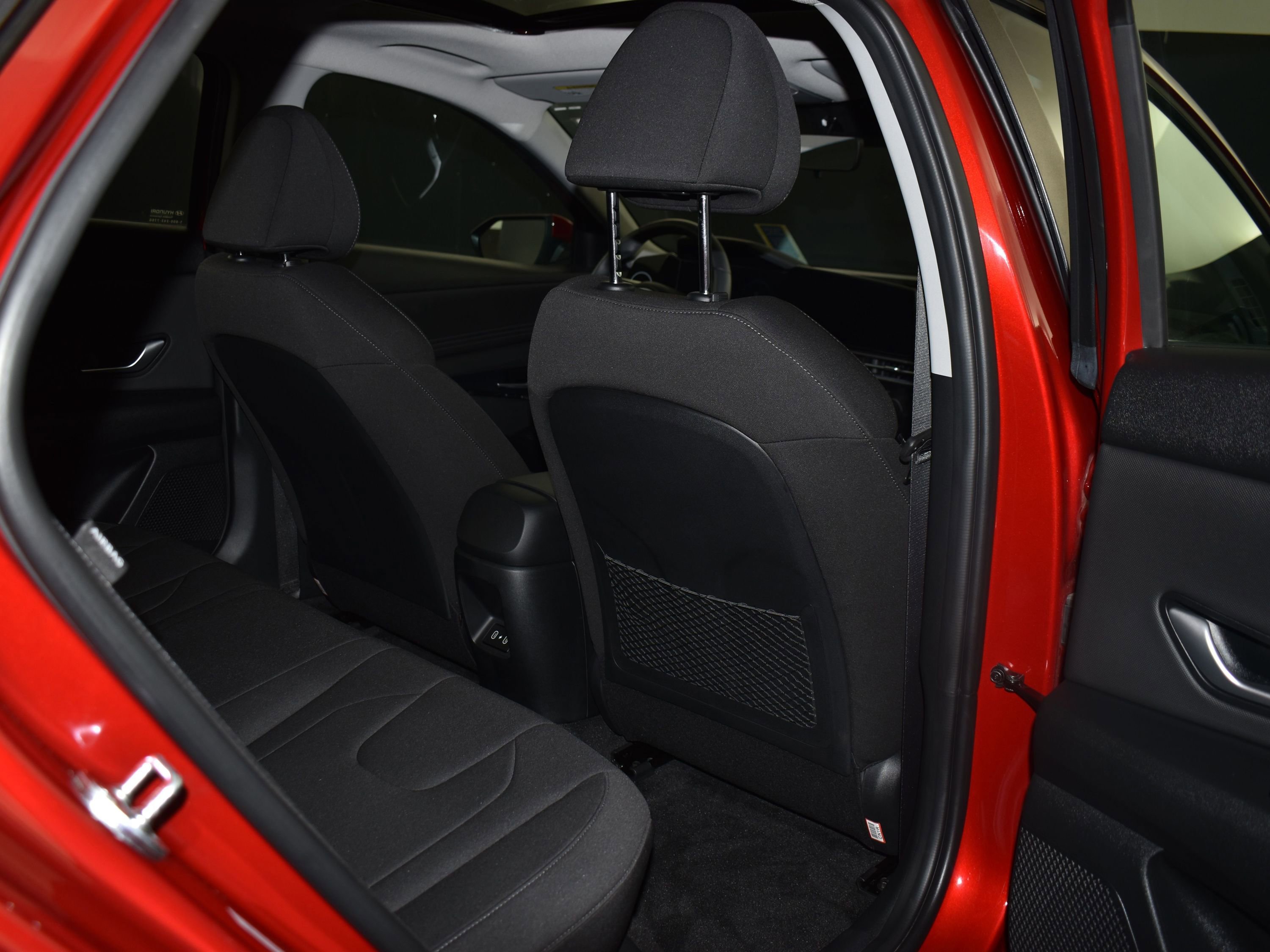 Used 2025 Hyundai Elantra SEL image 13