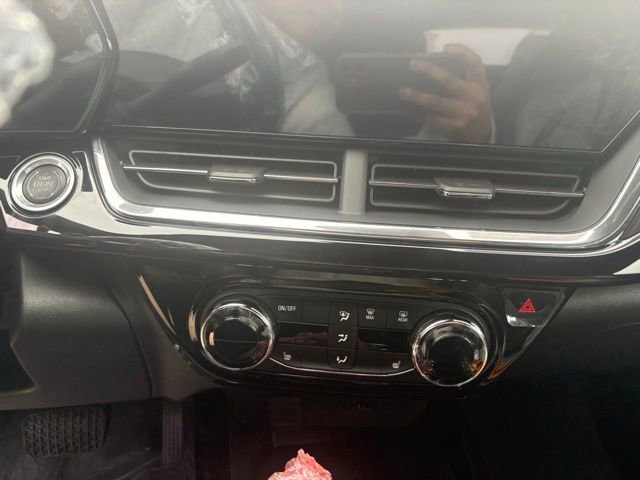 New 2026 Chevrolet Trax RS w/ Sunroof Package image 9