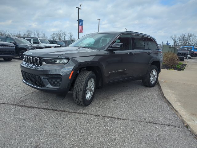 New 2026 Jeep Grand Cherokee Laredo X AWD/4WD image 4