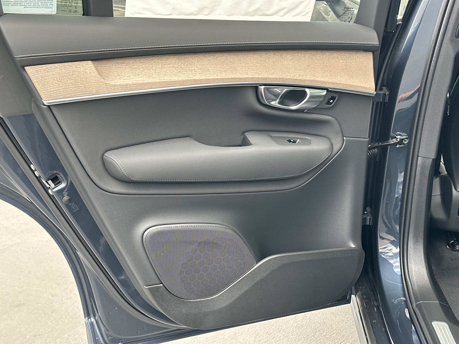 New 2026 Volvo XC90 B5 Plus AWD/4WD image 16