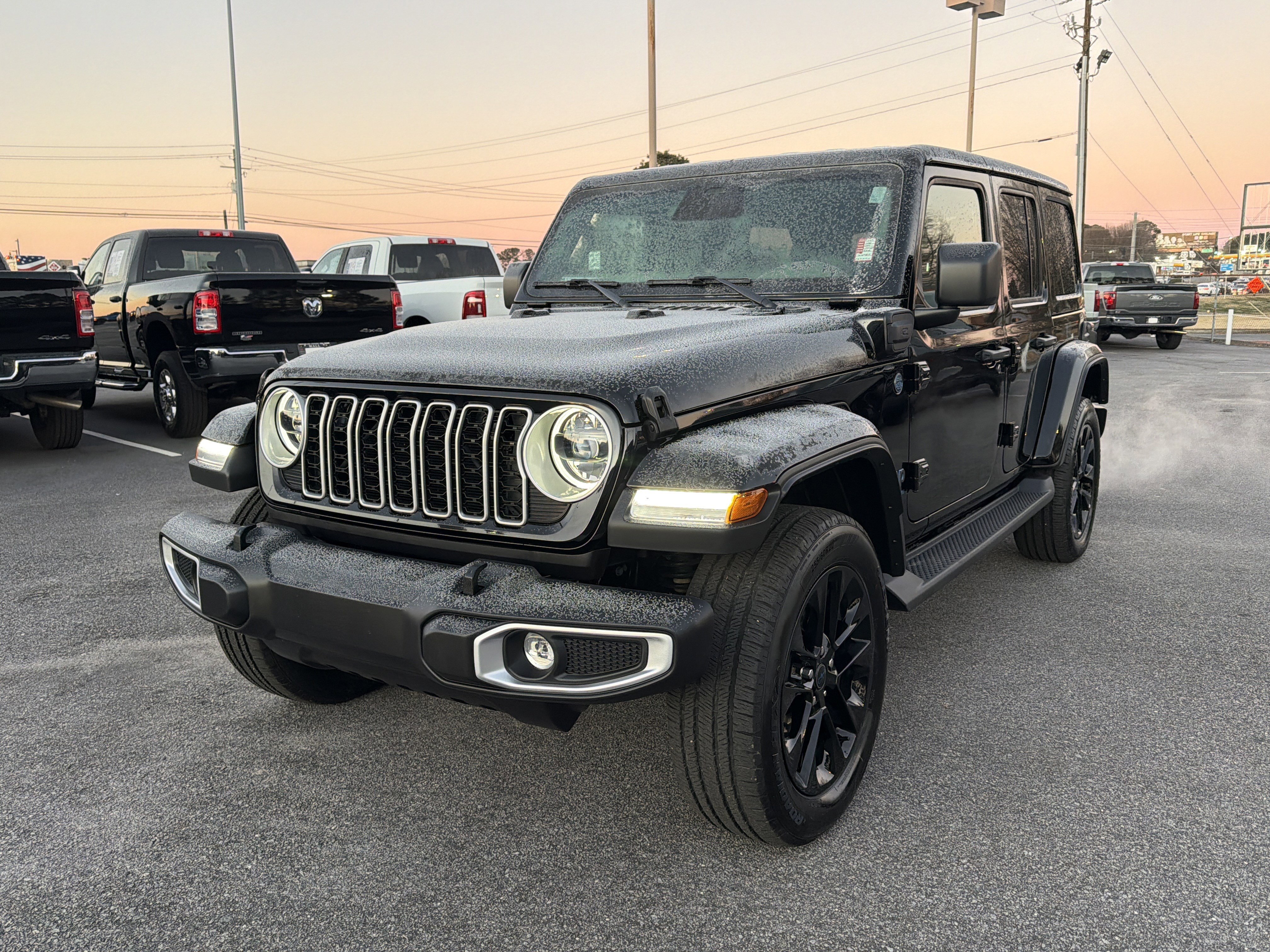Used 2025 Jeep Wrangler Sahara image 2