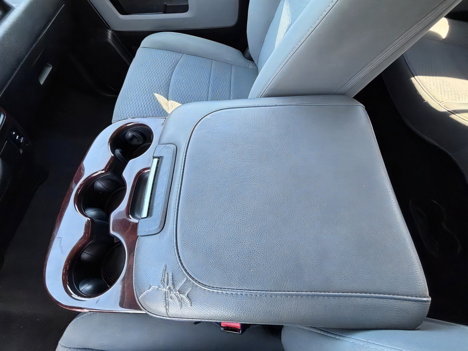 Used 2019 RAM 1500 Classic SLT w/ Luxury Group AWD/4WD image 16