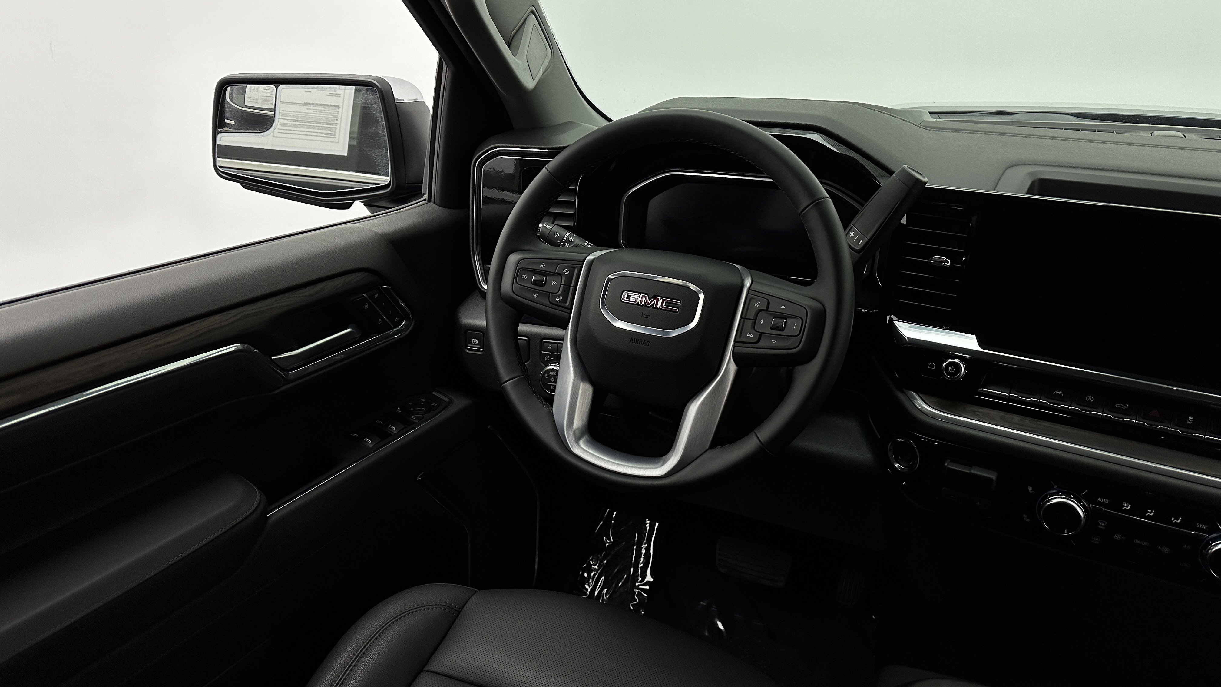 Used 2026 GMC Sierra 1500 SLT image 28