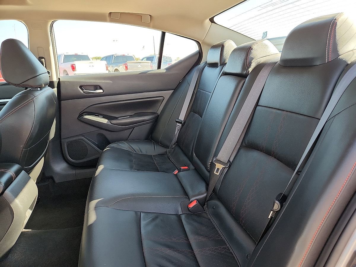 Used 2023 Nissan Altima 2.5 SR w/ SR Premium Package image 5