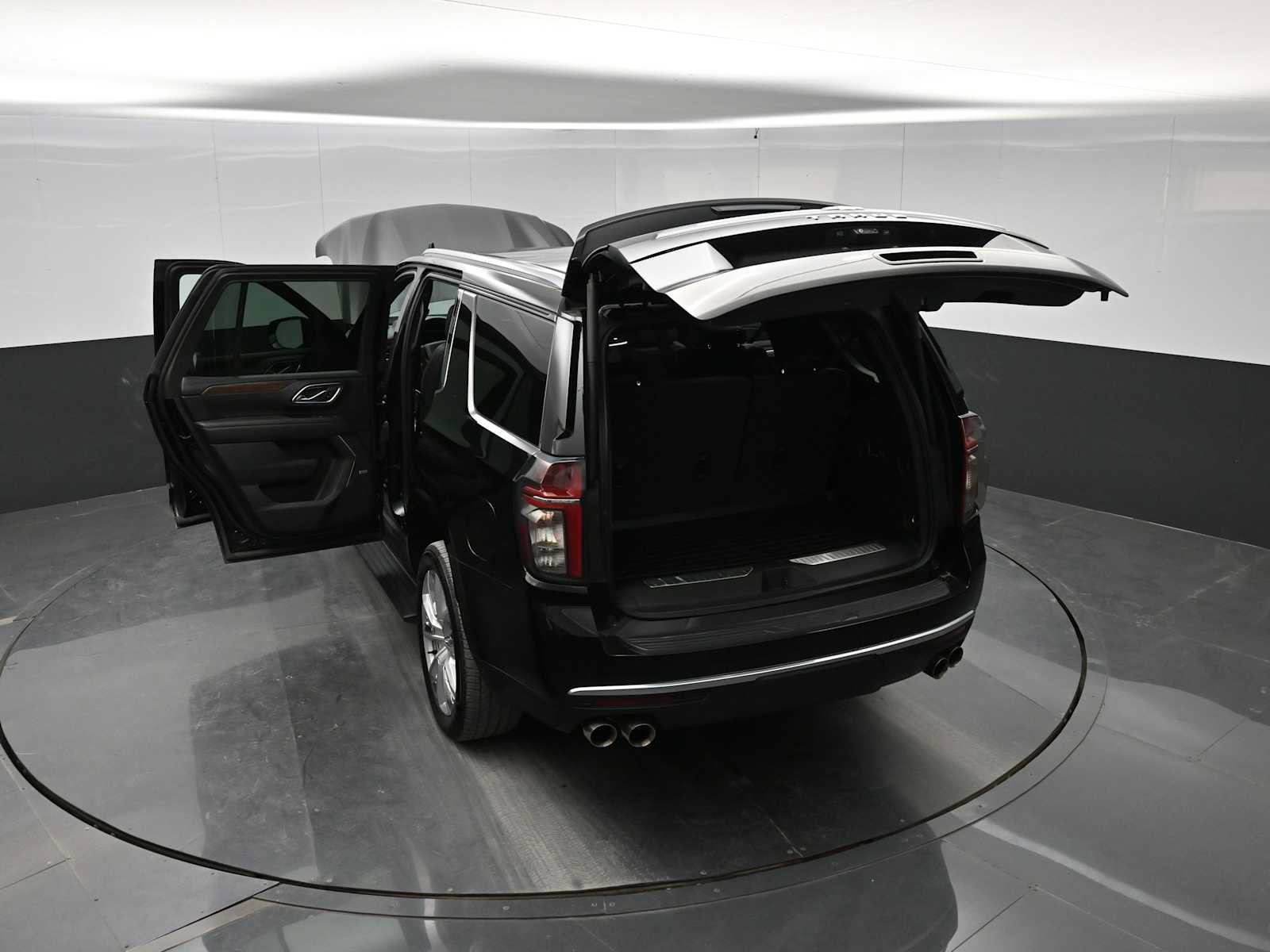 Used 2024 Chevrolet Tahoe High Country w/ Premium Package AWD/4WD image 41