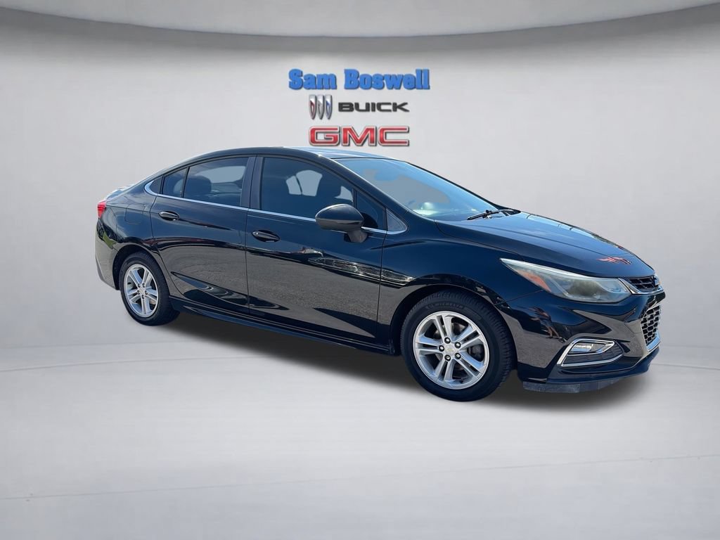 Used 2017 Chevrolet Cruze LT w/ Convenience Package FWD image 3