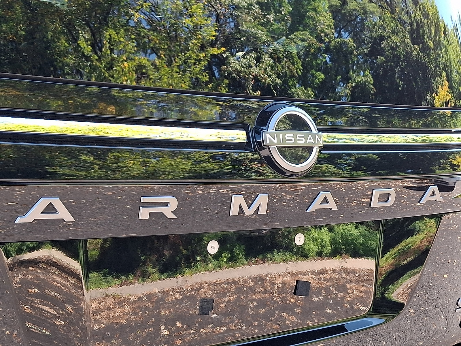 Certified 2025 Nissan Armada SL w/ Captain's Chari Seat Package AWD/4WD image 32