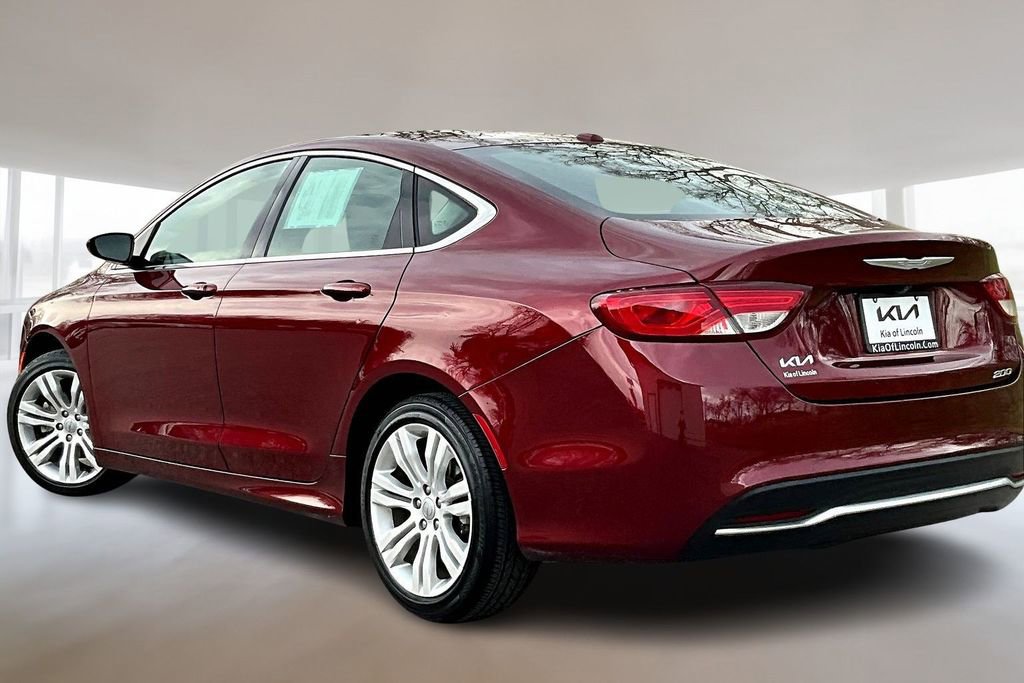 Used 2015 Chrysler 200 Limited w/ Convenience Group image 4