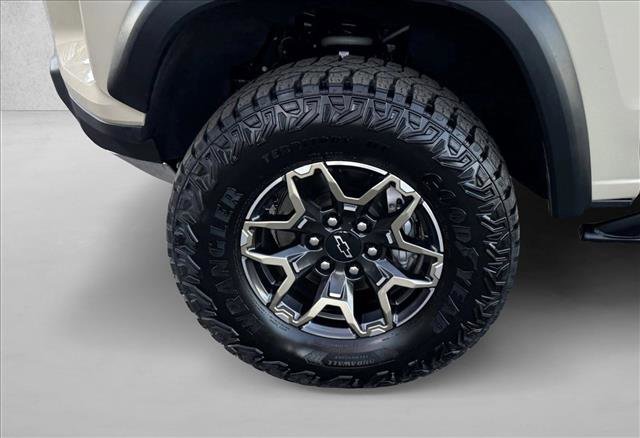 Used 2023 Chevrolet Colorado ZR2 w/ ZR2 Convenience Package III AWD/4WD image 9