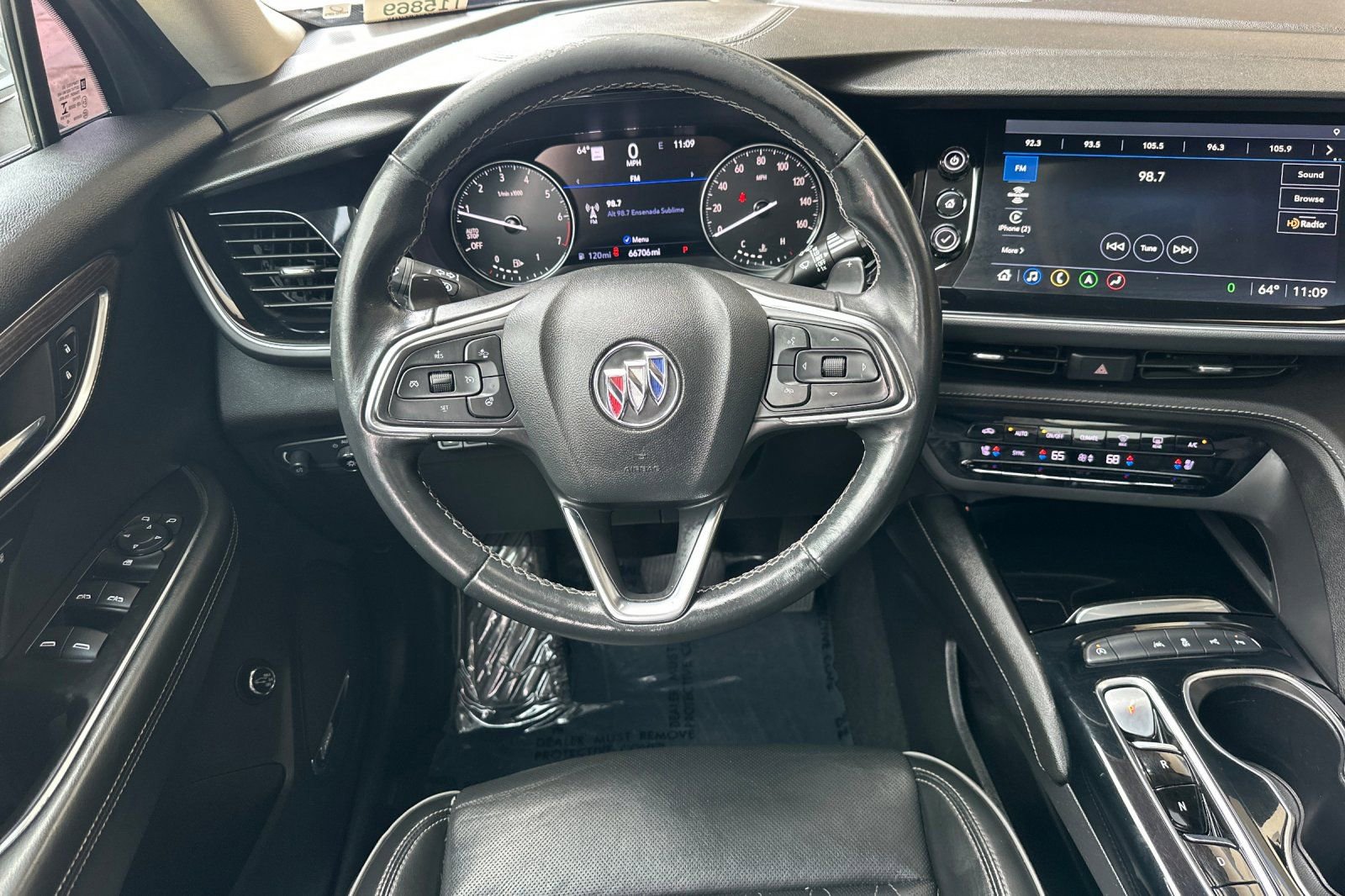 Certified 2022 Buick Envision Avenir w/ Technology Package II image 17