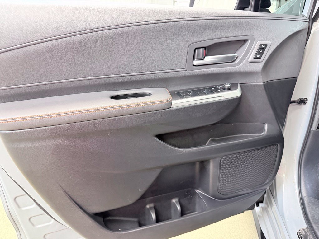 Used 2024 Toyota Sienna XSE w/ XSE Premium Package AWD/4WD image 10