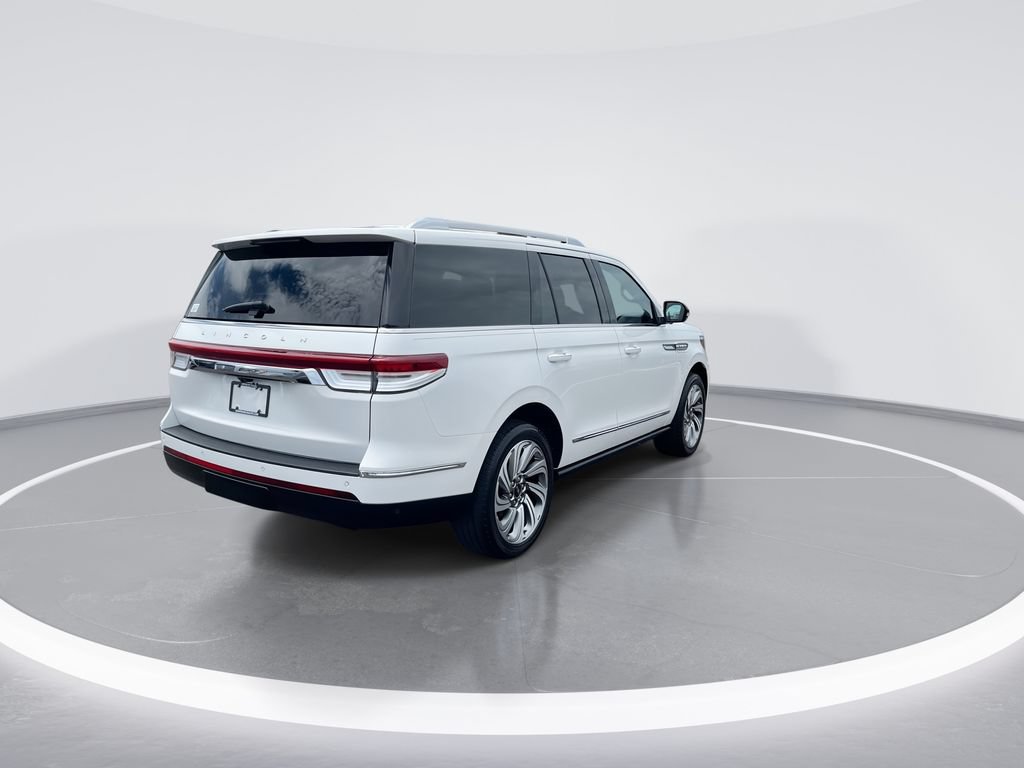 Used 2022 Lincoln Navigator Reserve AWD/4WD image 8