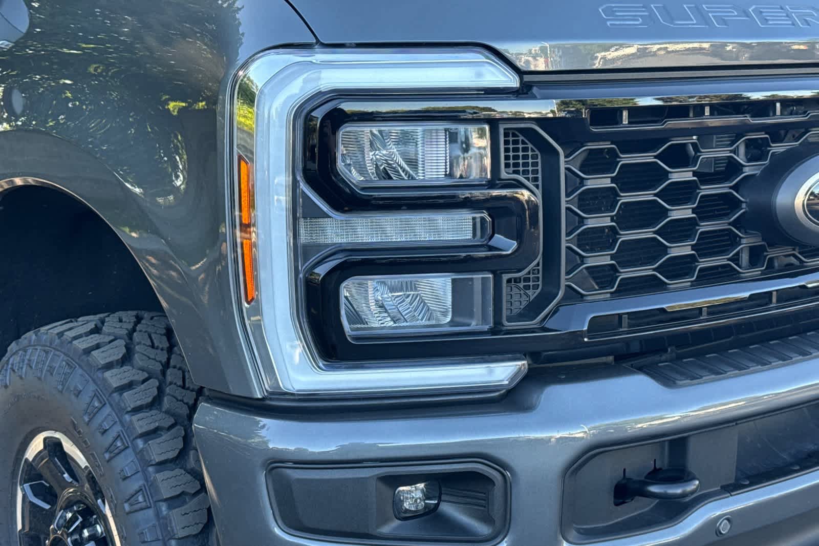 Certified 2025 Ford F350 Lariat w/ Lariat Ultimate Package AWD/4WD image 8