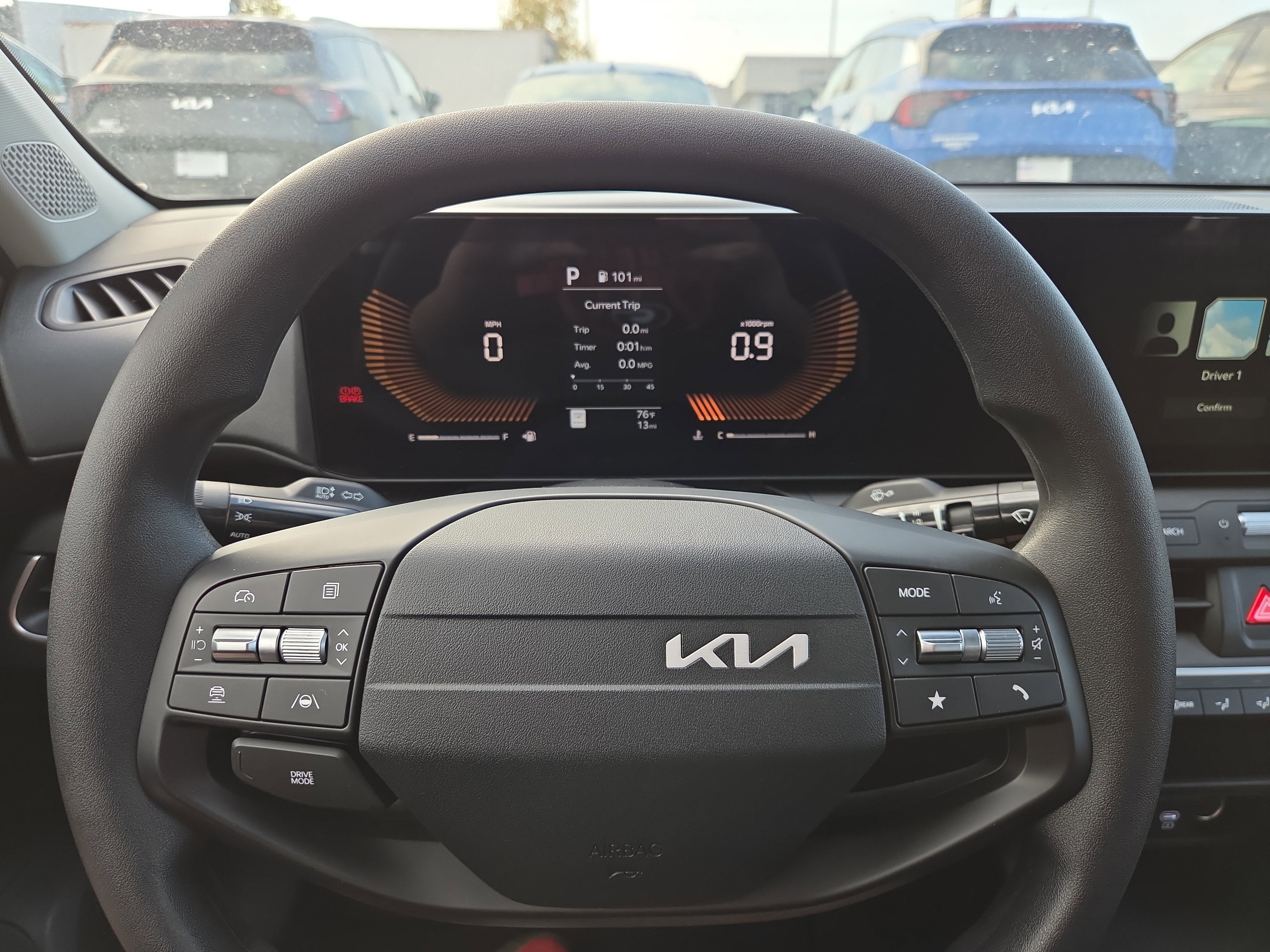 New 2025 Kia K4 LXS image 9