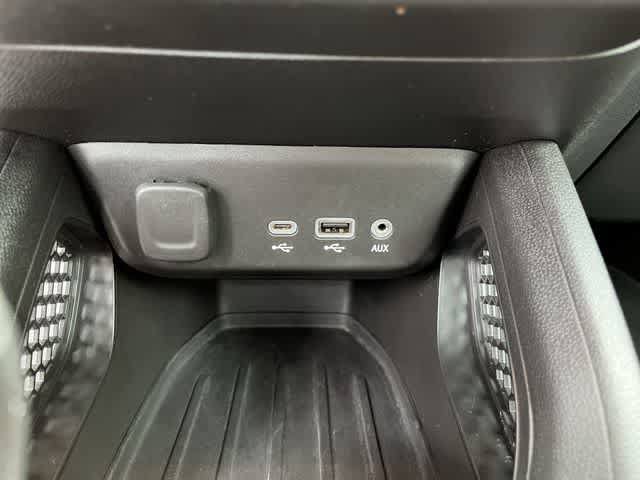 Used 2022 Chevrolet TrailBlazer LT w/ Confidence II Package FWD image 26