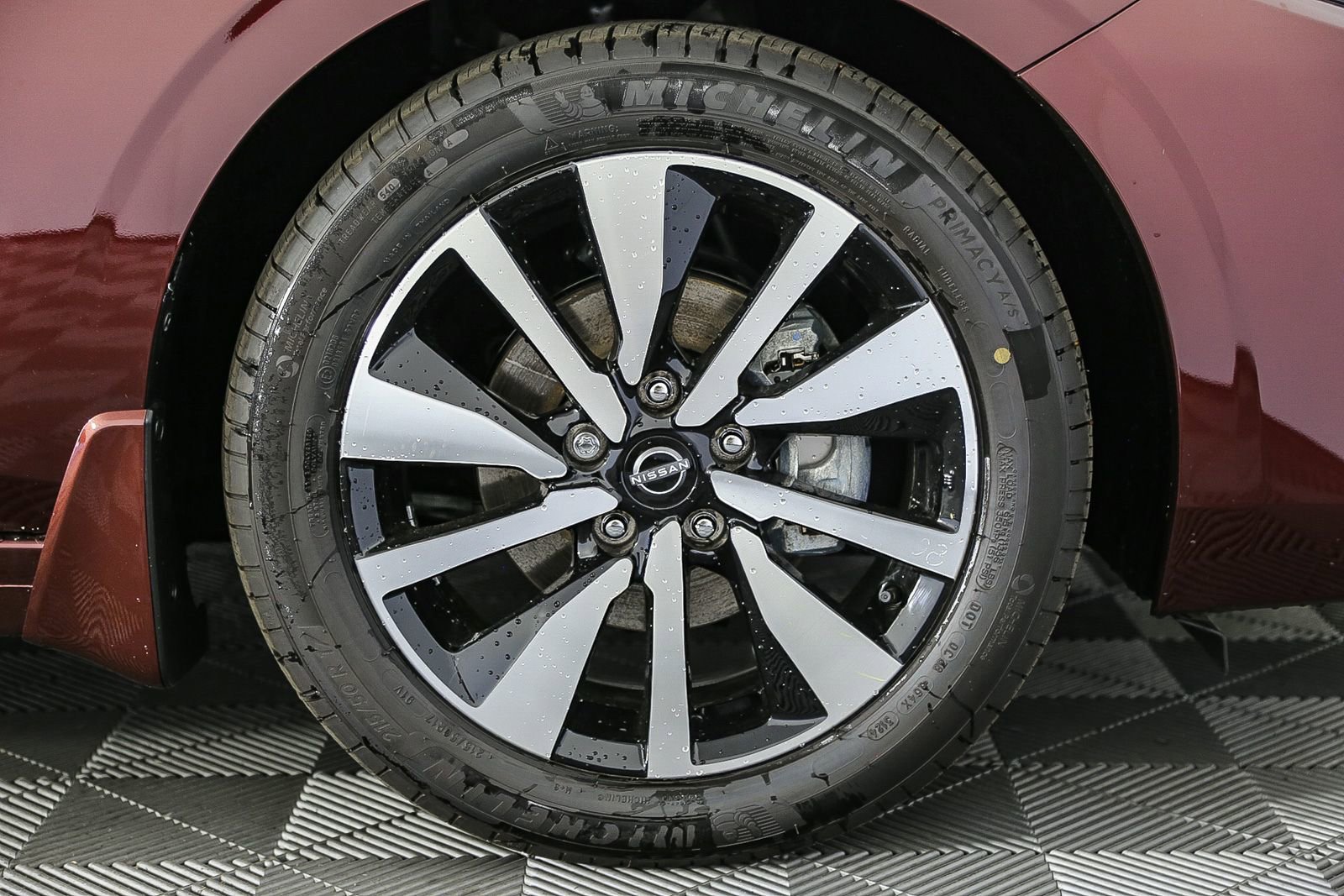 Used 2025 Nissan Sentra SV w/ SV Premium Package image 10