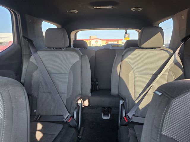 Used 2023 Chevrolet Traverse LT w/ Rear Camera Mirror Package image 17
