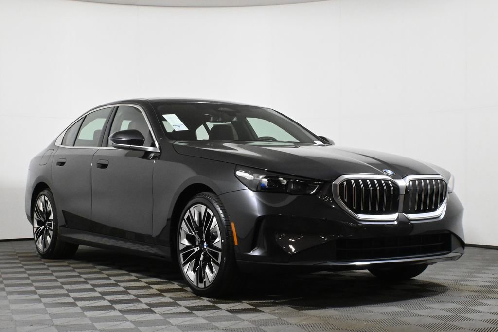 Used 2026 BMW 530i xDrive w/ Premium Package image 9
