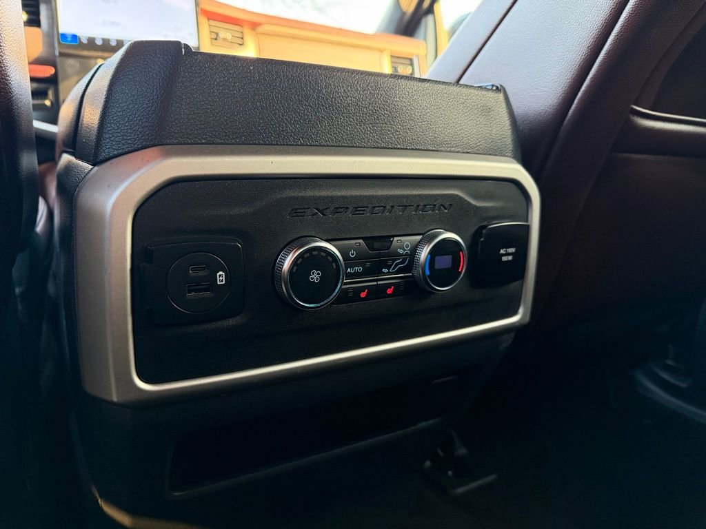 Used 2023 Ford Expedition Limited image 30