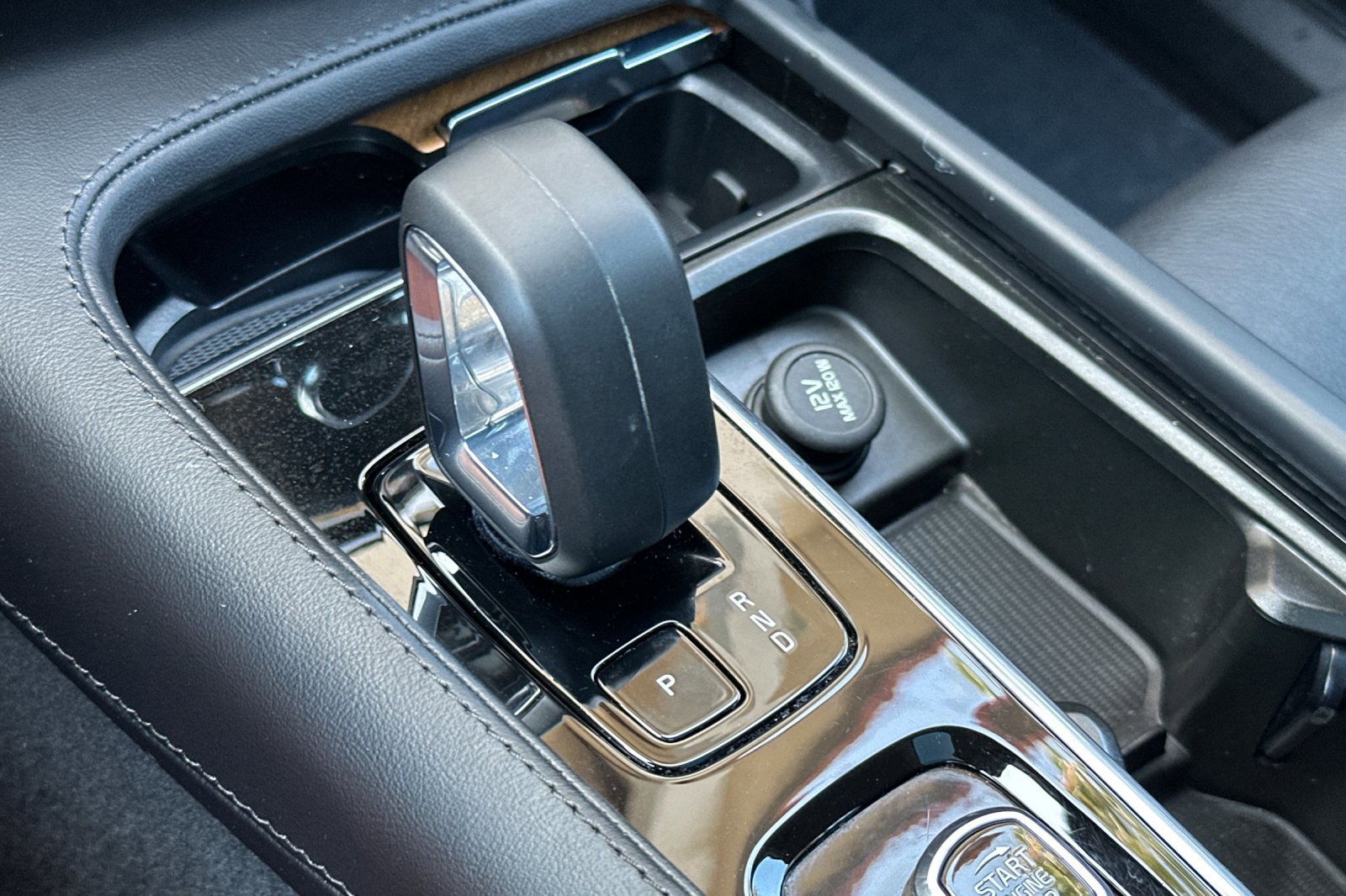 Certified 2023 Volvo XC90 B6 Plus image 25