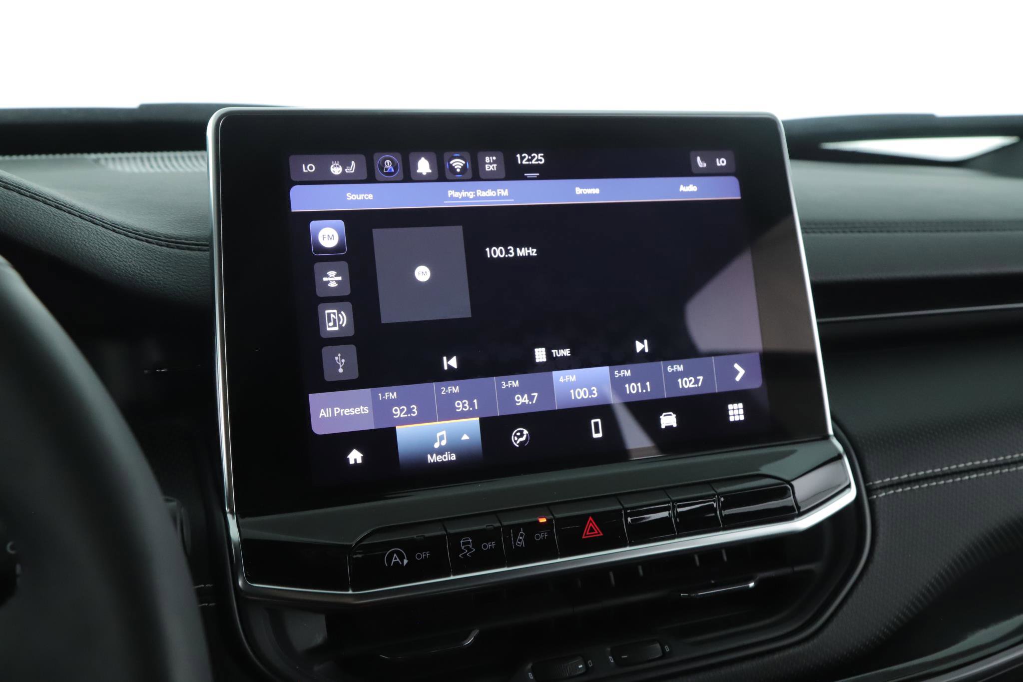 Used 2024 Jeep Compass Latitude w/ Sun and Sound Group image 13